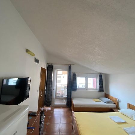 Guest House Nura Ulcinj Extérieur photo