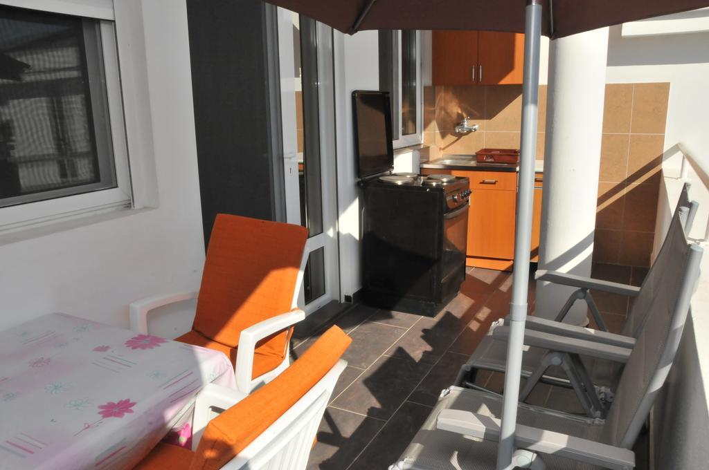 Guest House Nura Ulcinj Extérieur photo