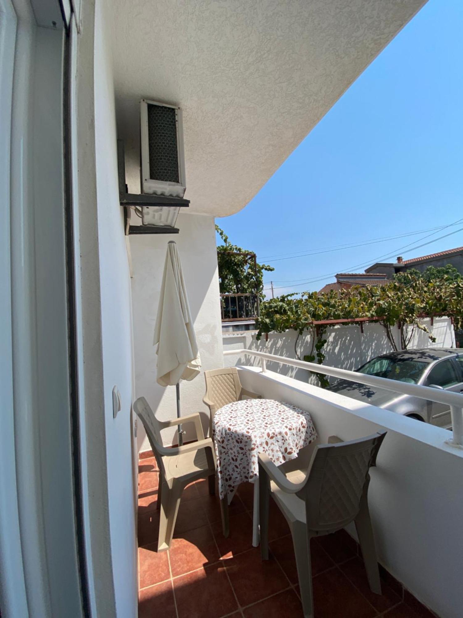 Guest House Nura Ulcinj Extérieur photo