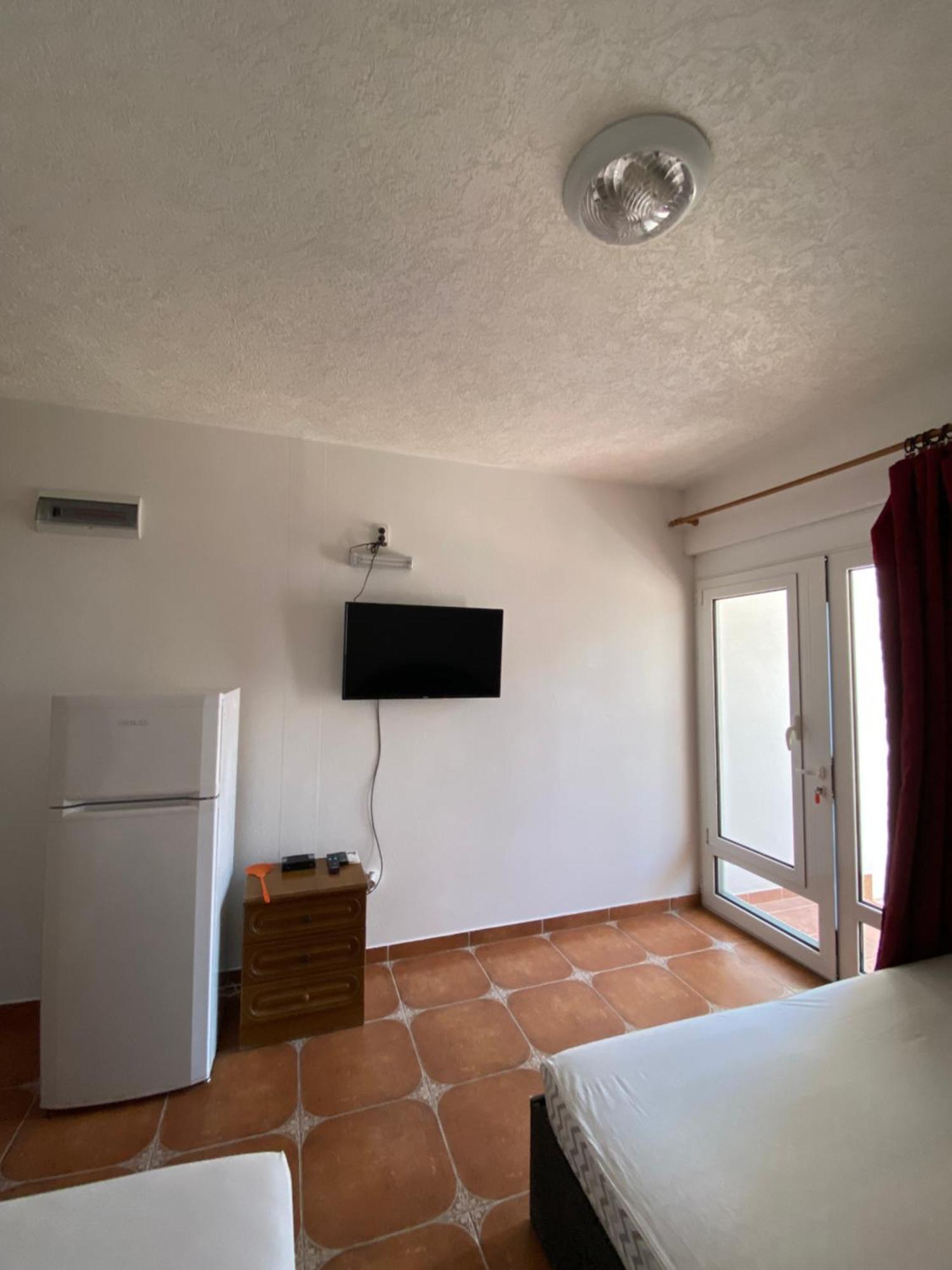 Guest House Nura Ulcinj Extérieur photo